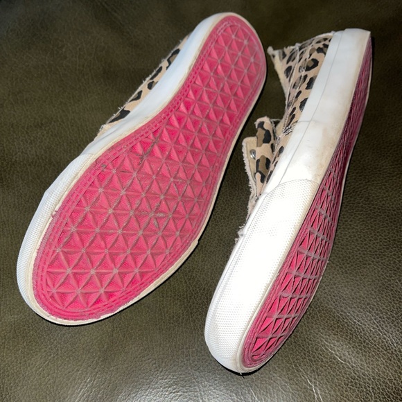 Corky’s leopard Babalu size 9 lace less slip on sneakers worn once super cute - Picture 2 of 5